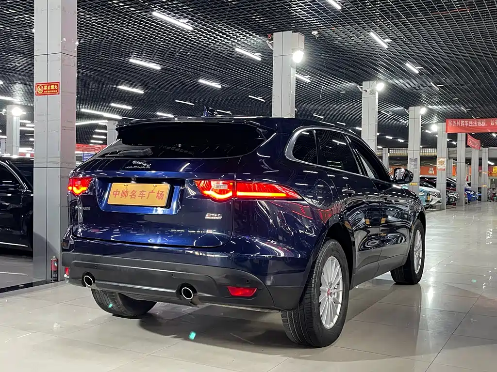 Jaguar F-PACE — фото 6