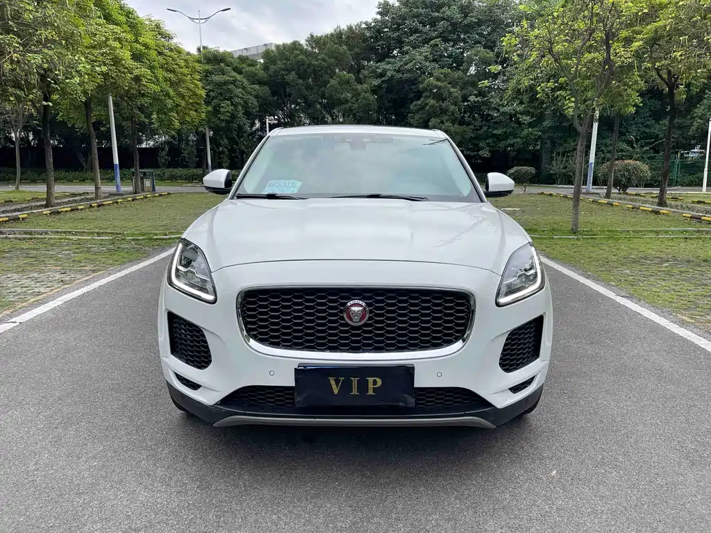 Jaguar E-PACE — фото 2