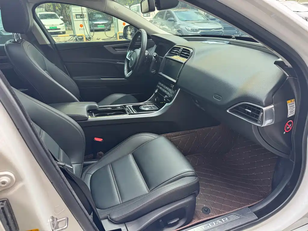 Jaguar XEL — фото 17