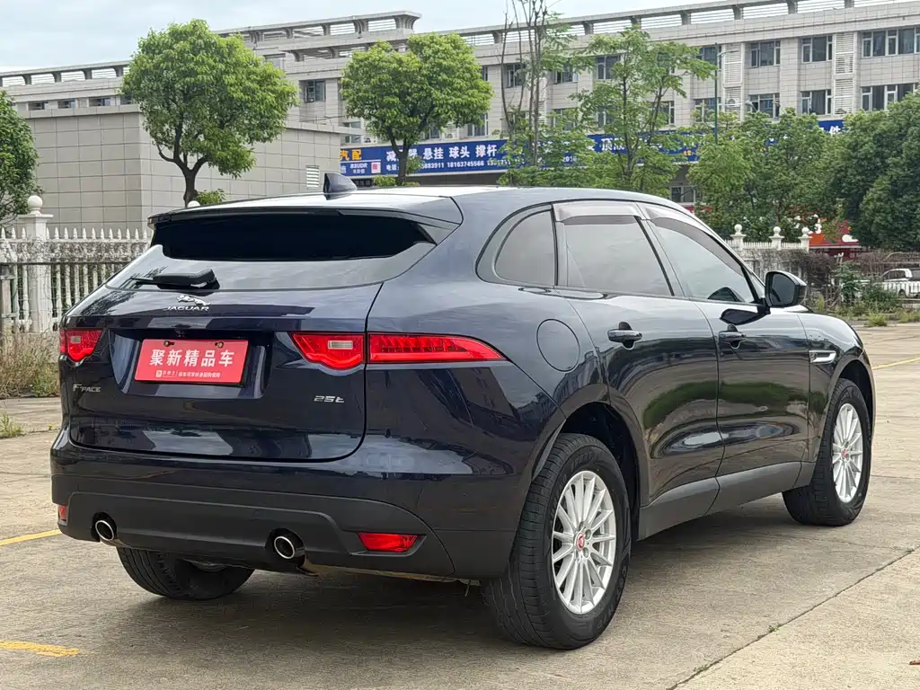 Jaguar F-PACE — фото 4