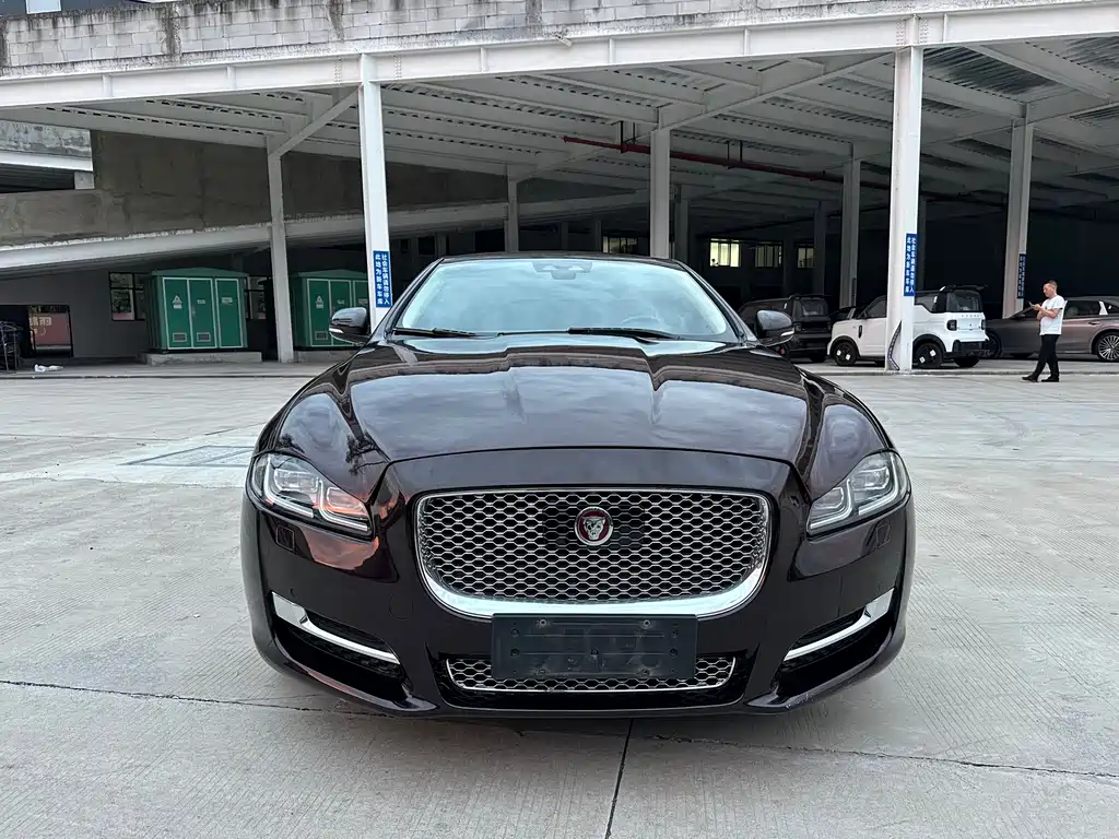 Jaguar XJ — фото 2
