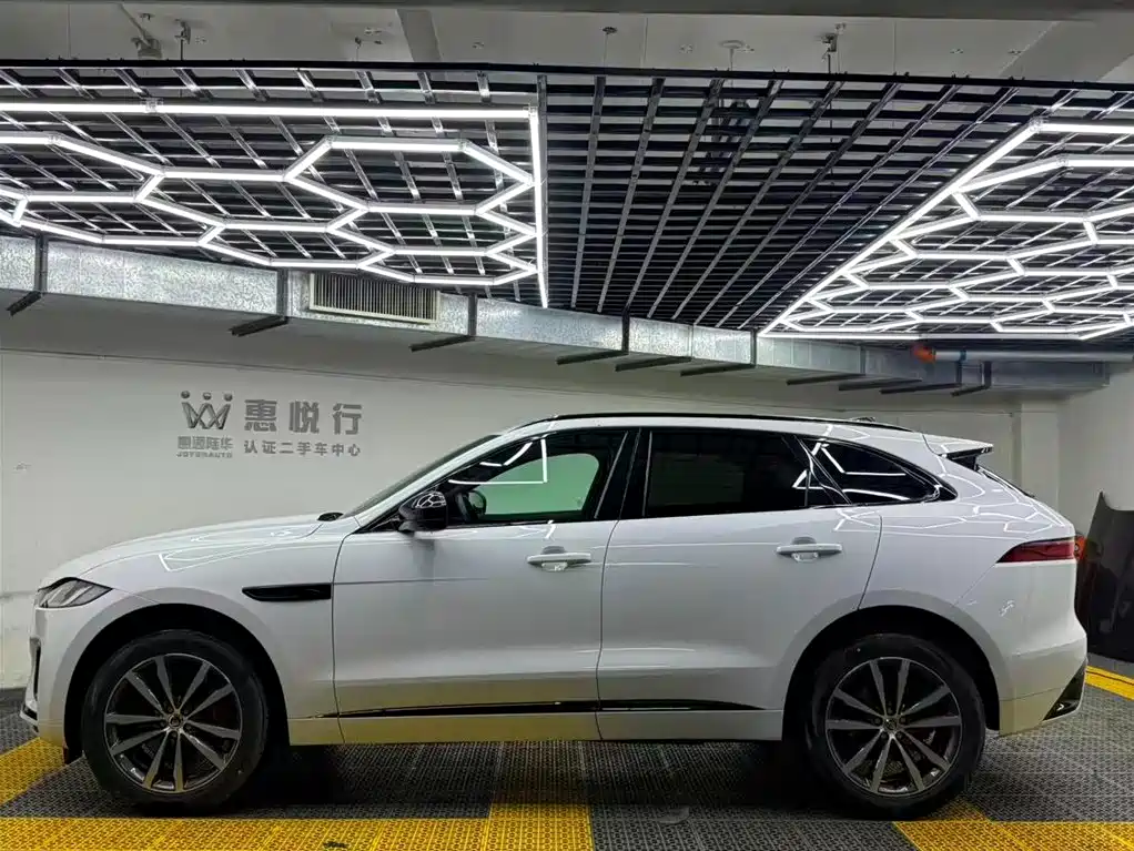 Jaguar F-PACE — фото 3