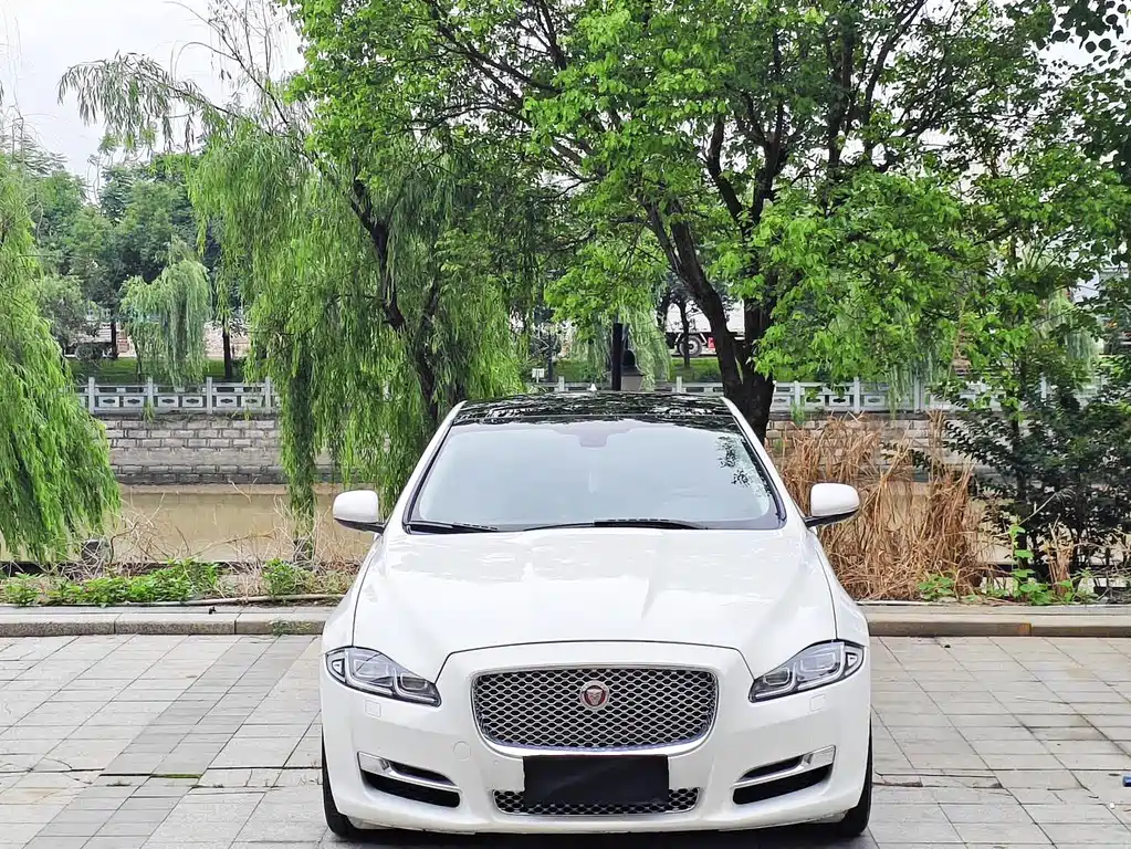 Jaguar XJ — фото 2