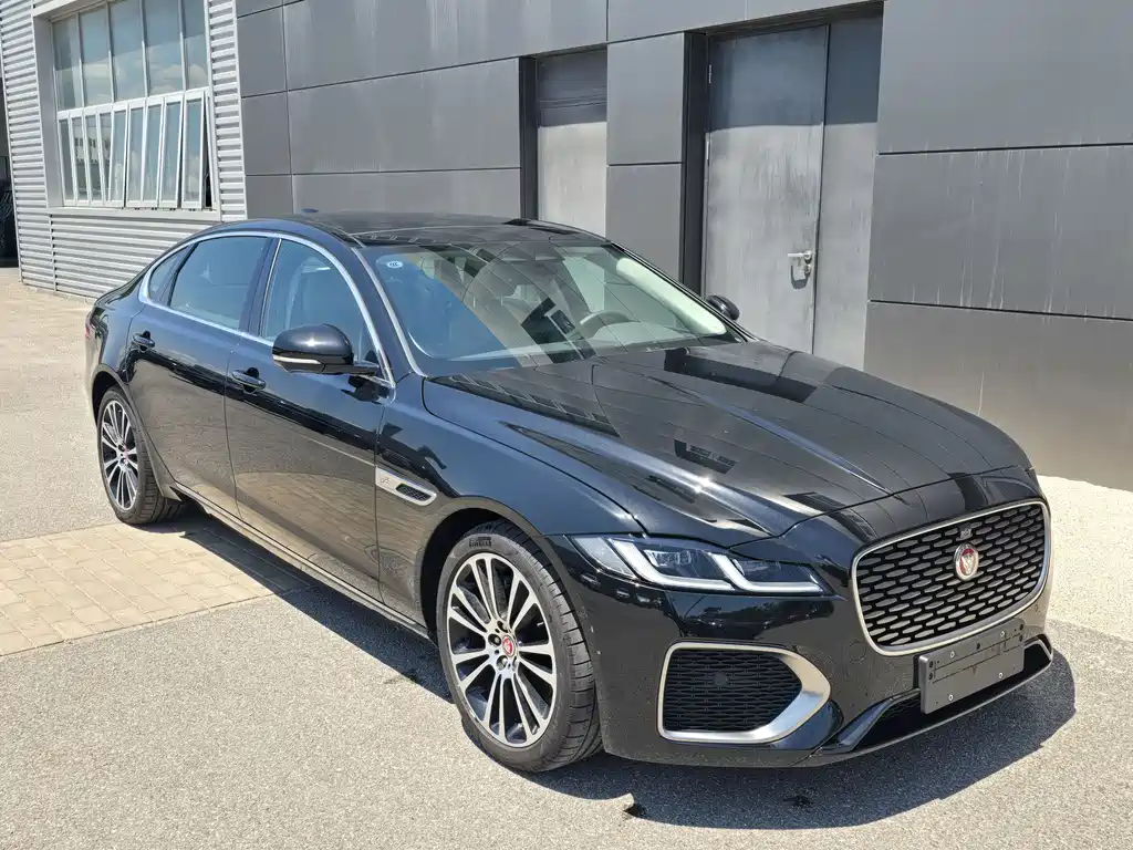 Jaguar XFL — фото 3