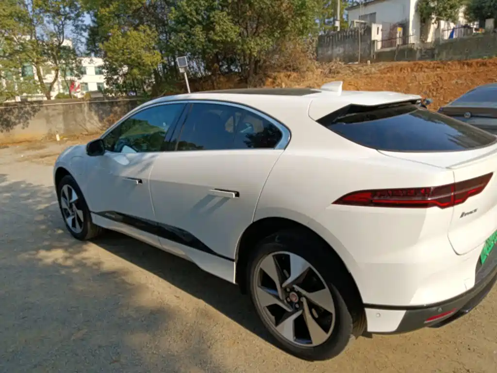 Jaguar I-PACE — фото 21