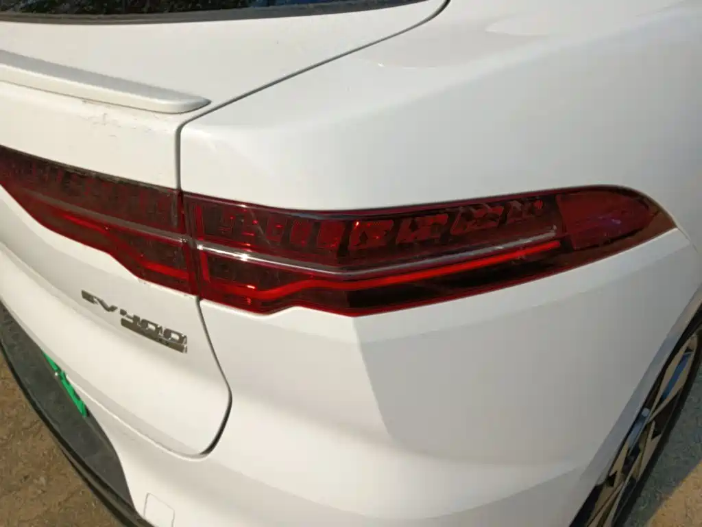 Jaguar I-PACE — фото 24