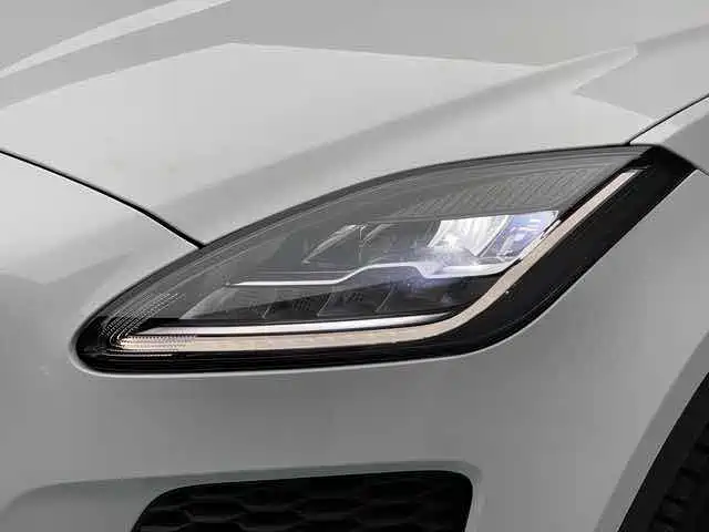 Jaguar E-PACE — фото 3