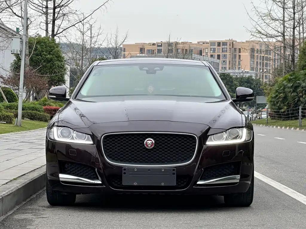 Jaguar XFL — фото 2