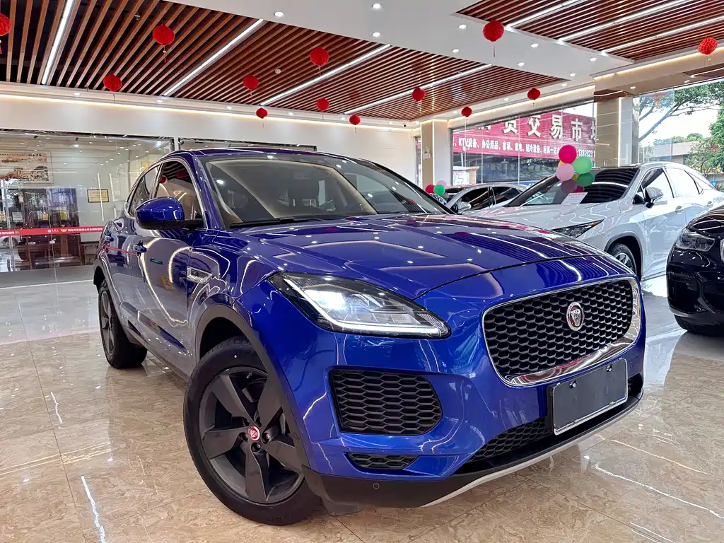 Jaguar E-PACE — фото 3