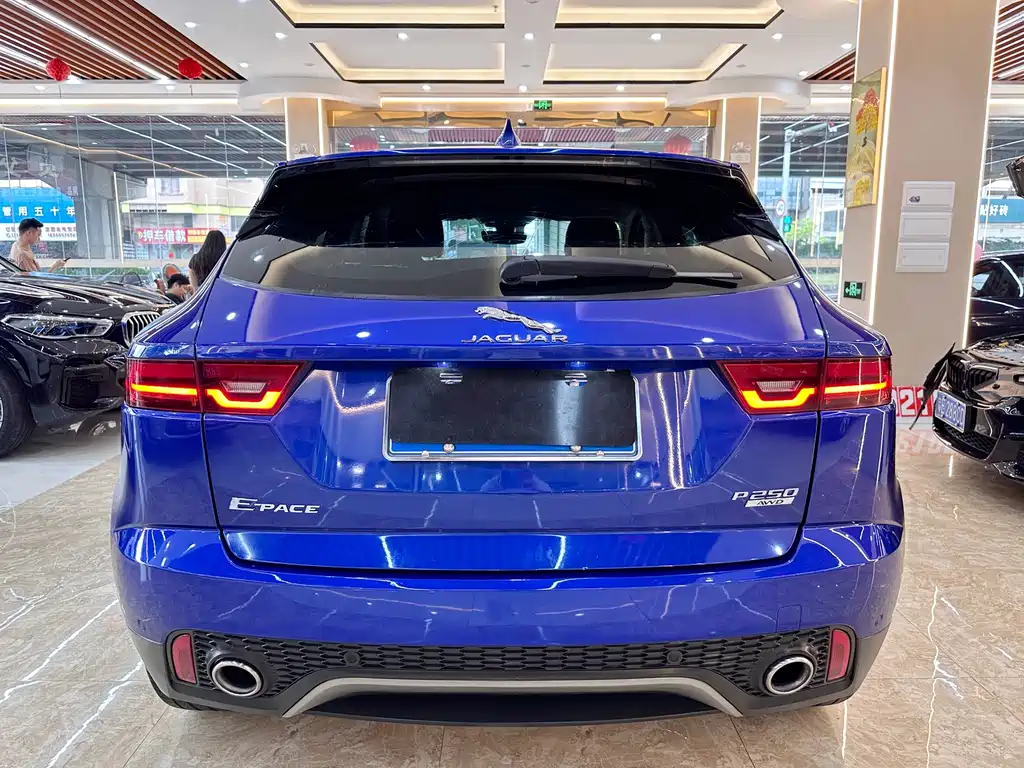 Jaguar E-PACE — фото 5