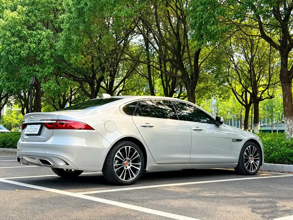 Jaguar XFL — фото 8
