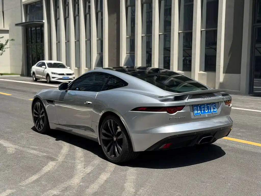 Jaguar F-TYPE — фото 6