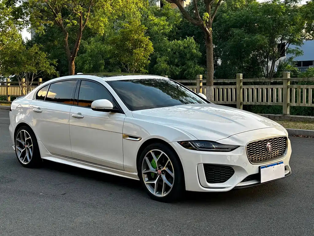 Jaguar XEL — фото 3