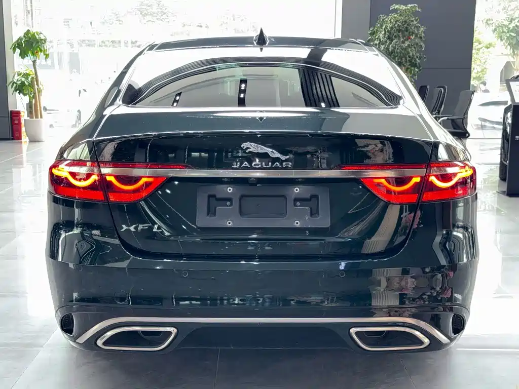 Jaguar XFL — фото 10