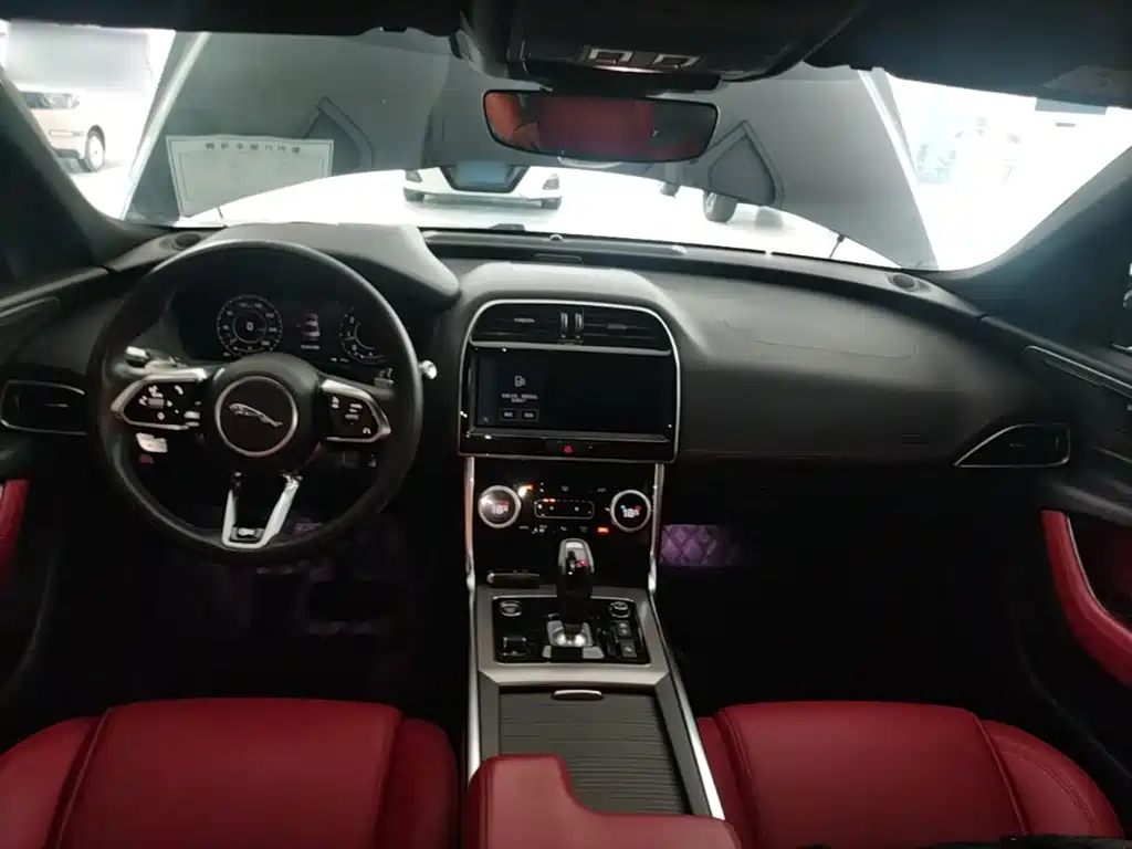 Jaguar XEL — фото 10
