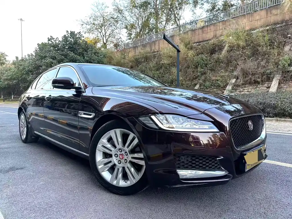 Jaguar XFL — фото 3