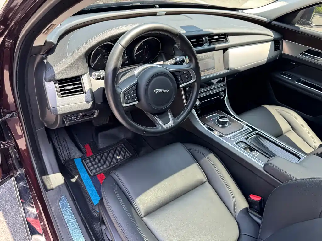 Jaguar XFL — фото 10