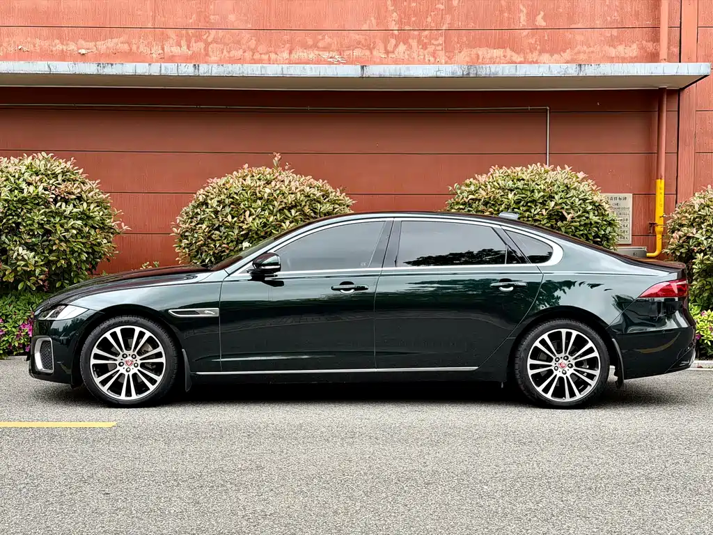 Jaguar XFL — фото 11