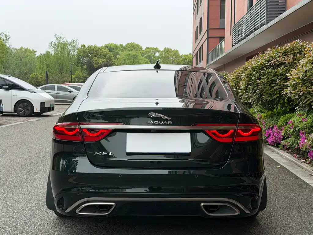 Jaguar XFL — фото 13