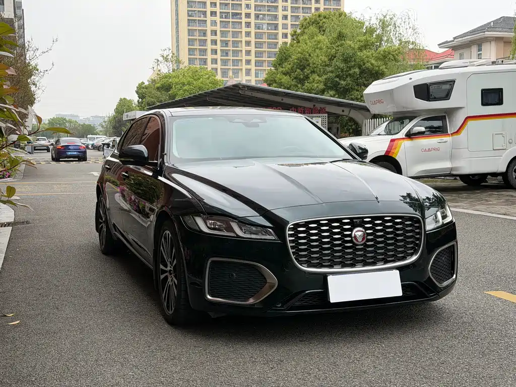 Jaguar XFL — фото 3