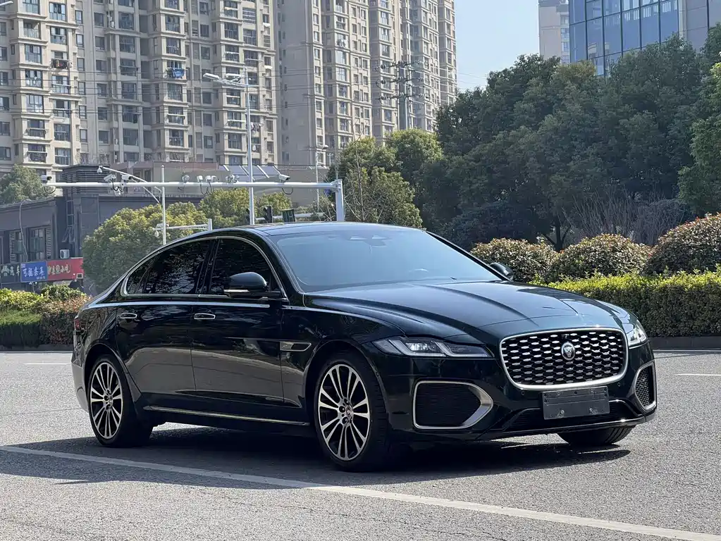 Jaguar XFL — фото 3