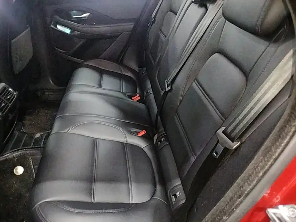 Jaguar E-PACE — фото 17