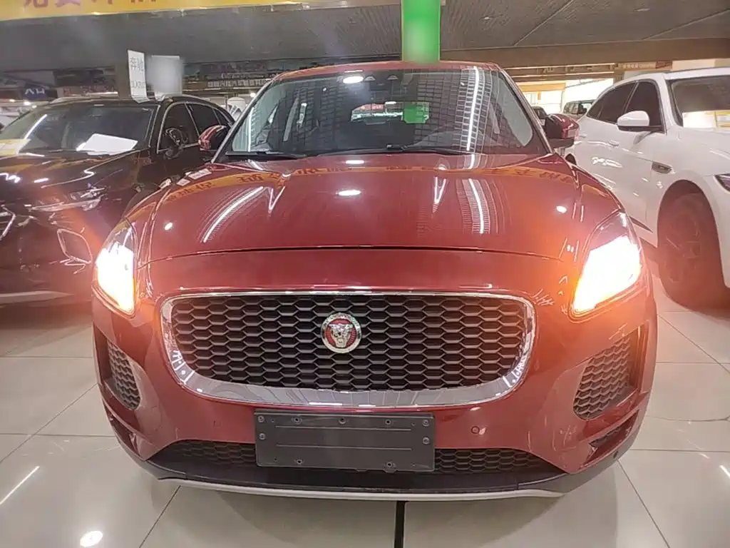 Jaguar E-PACE — фото 3