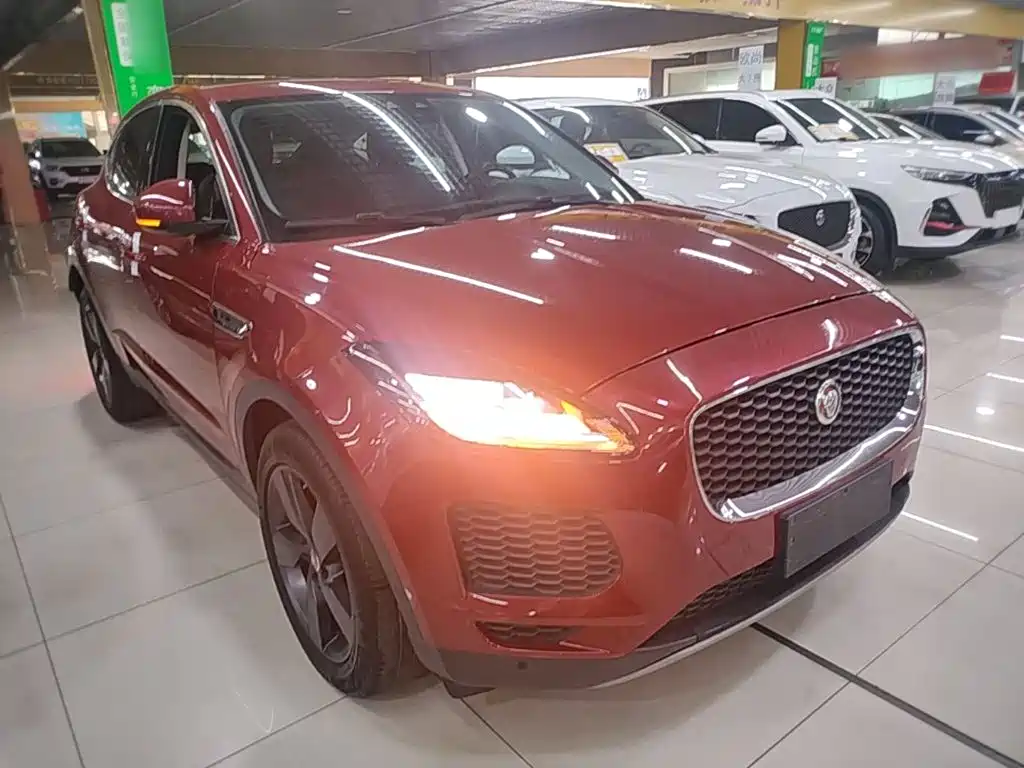 Jaguar E-PACE — фото 4