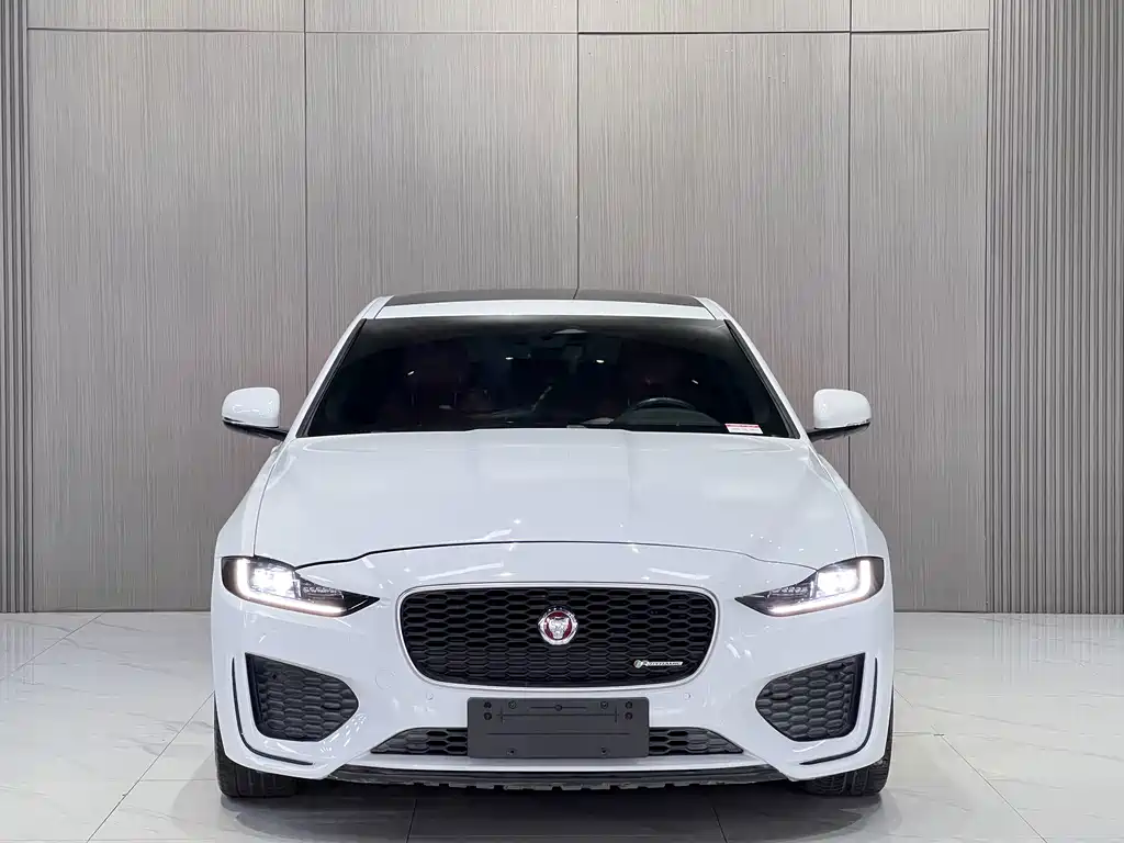 Jaguar XEL — фото 2