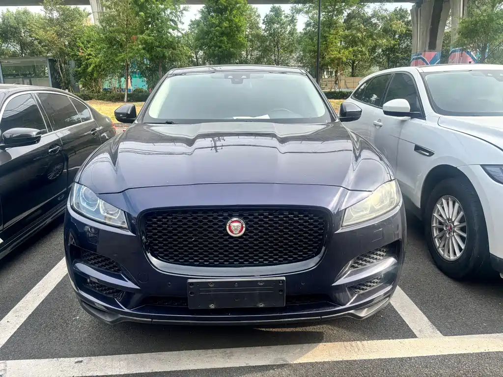 Jaguar F-PACE — фото 2