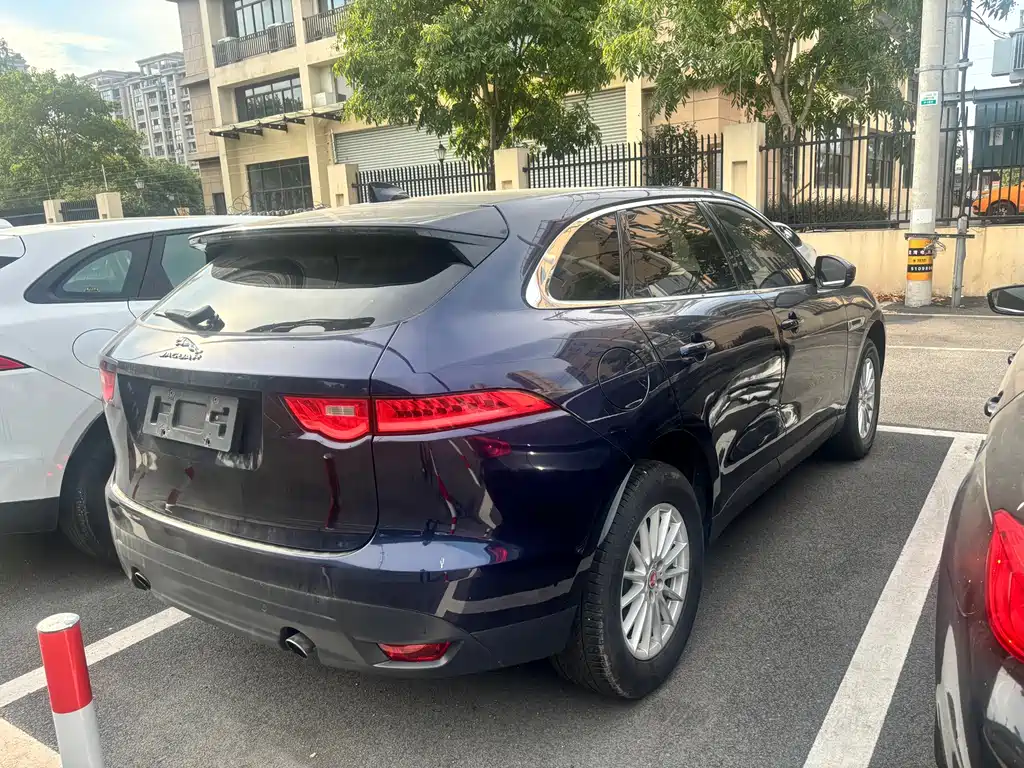 Jaguar F-PACE — фото 6