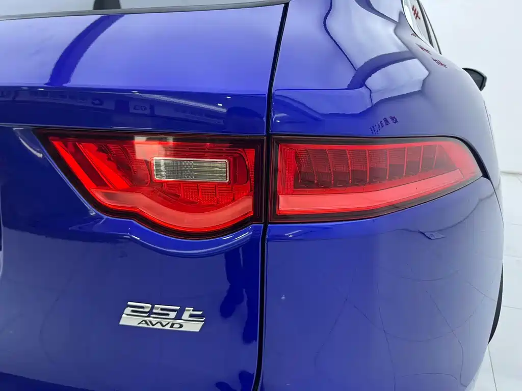 Jaguar F-PACE — фото 23