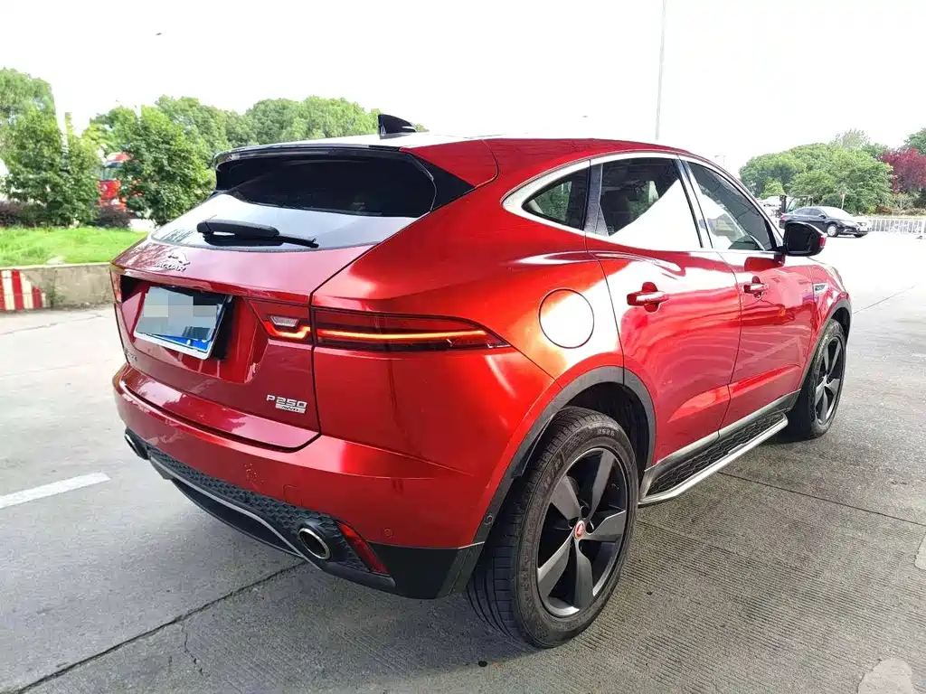 Jaguar E-PACE — фото 5