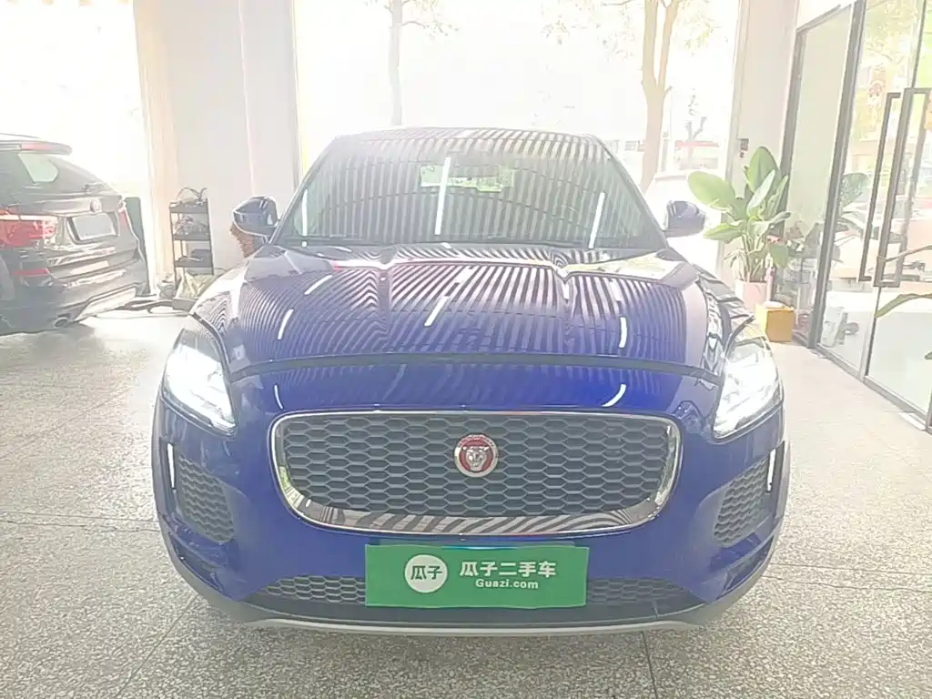 Jaguar E-PACE — фото 3