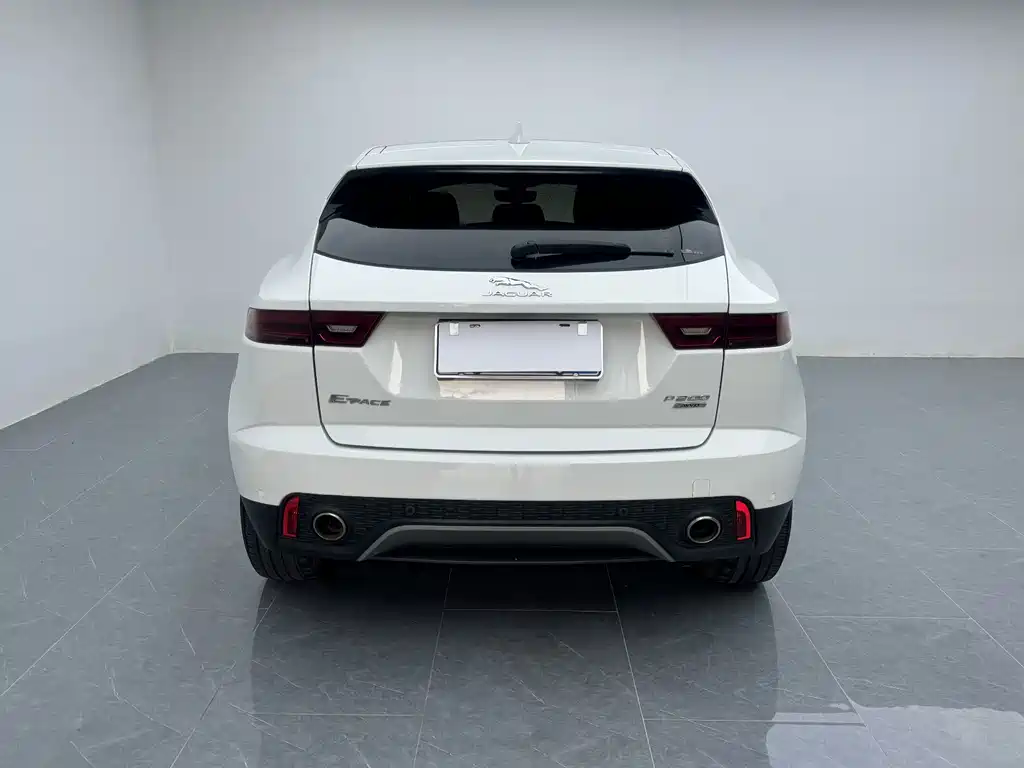 Jaguar E-PACE — фото 17