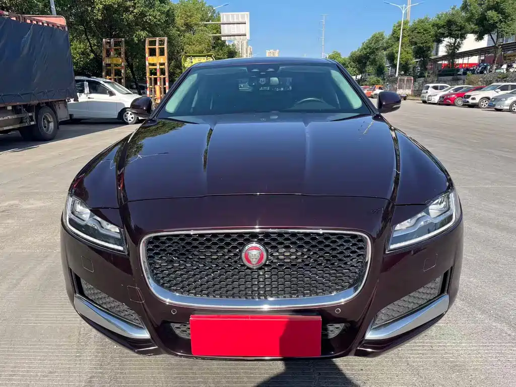 Jaguar XFL — фото 2