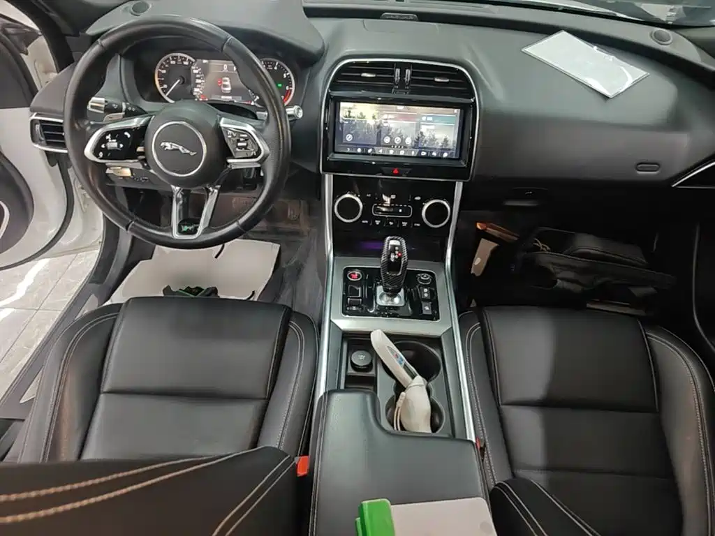 Jaguar XEL — фото 10
