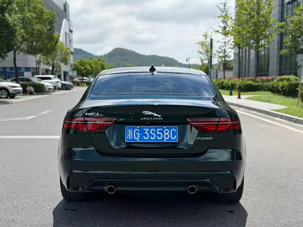 Jaguar XEL — фото 15