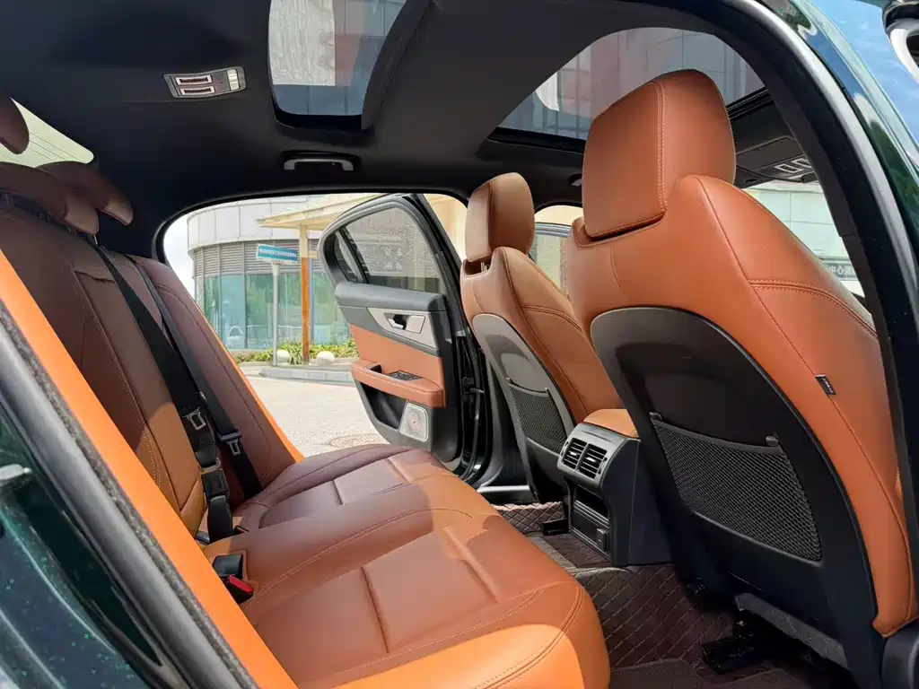 Jaguar XEL — фото 10