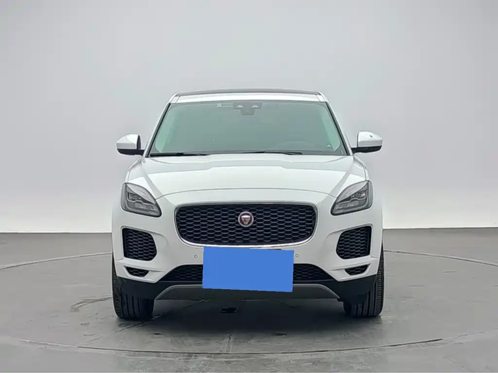 Jaguar E-PACE — фото 2