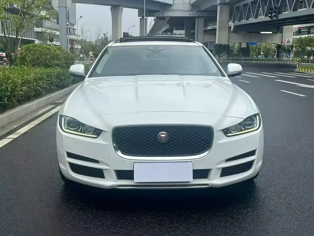 Jaguar XEL — фото 2