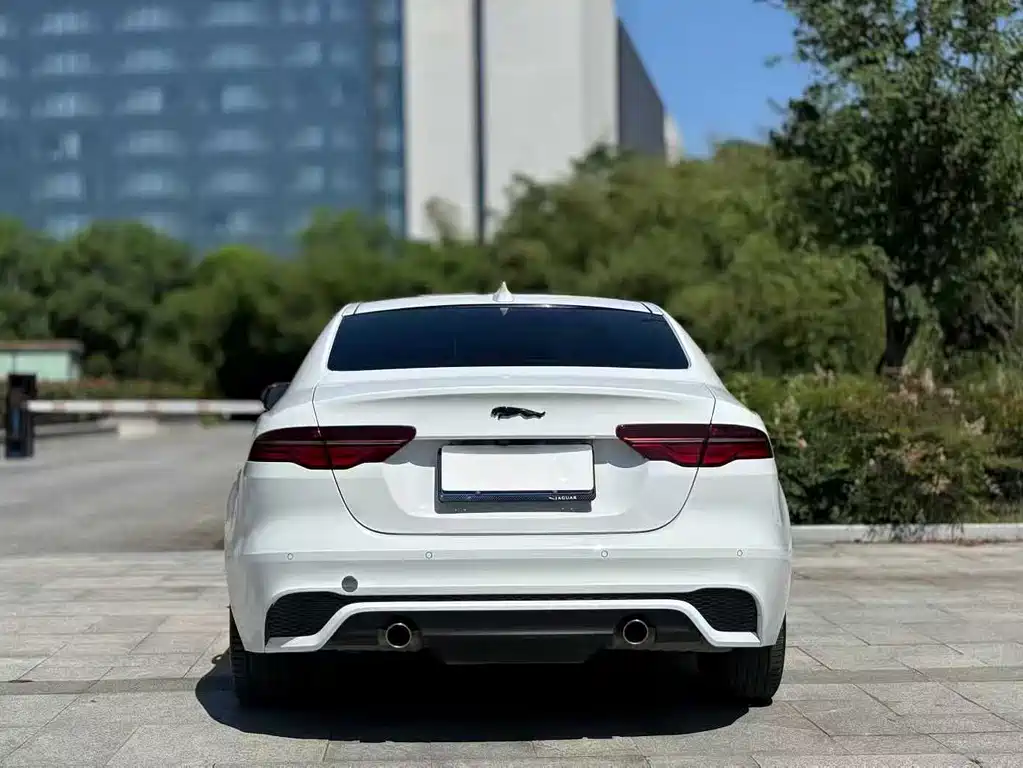 Jaguar XEL — фото 8
