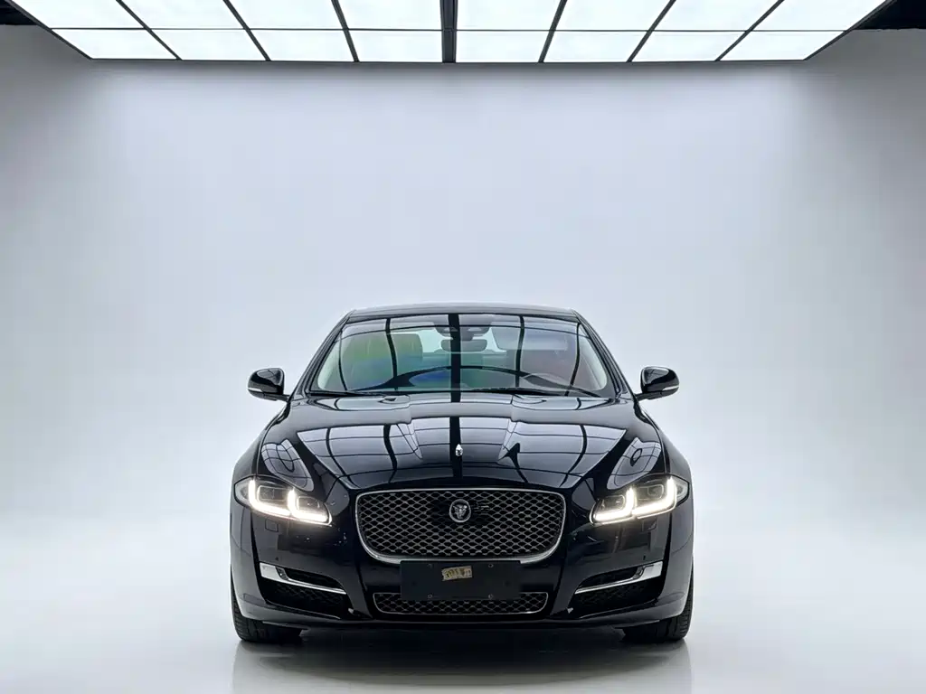 Jaguar XJ — фото 2