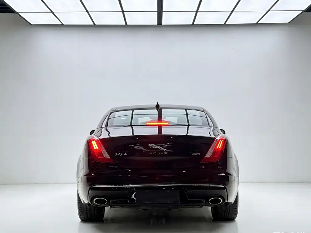 Jaguar XJ — фото 4