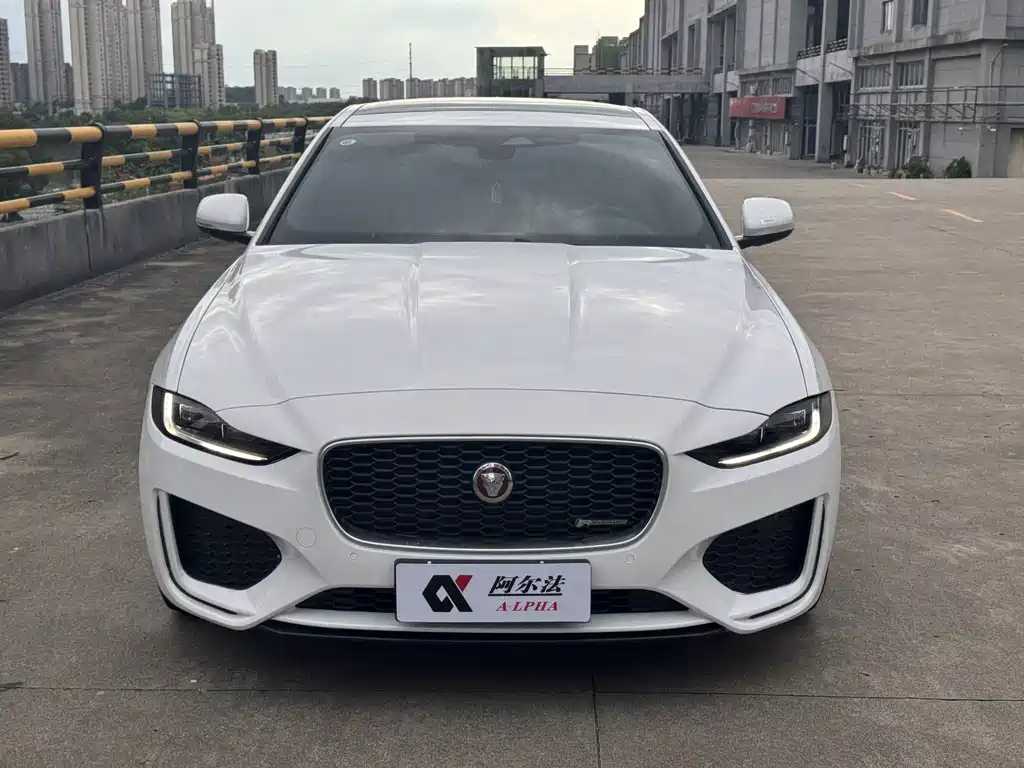 Jaguar XEL — фото 2
