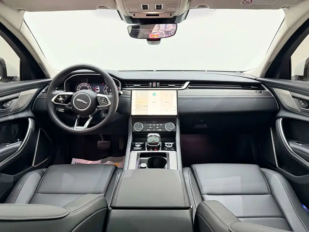 Jaguar XFL — фото 13