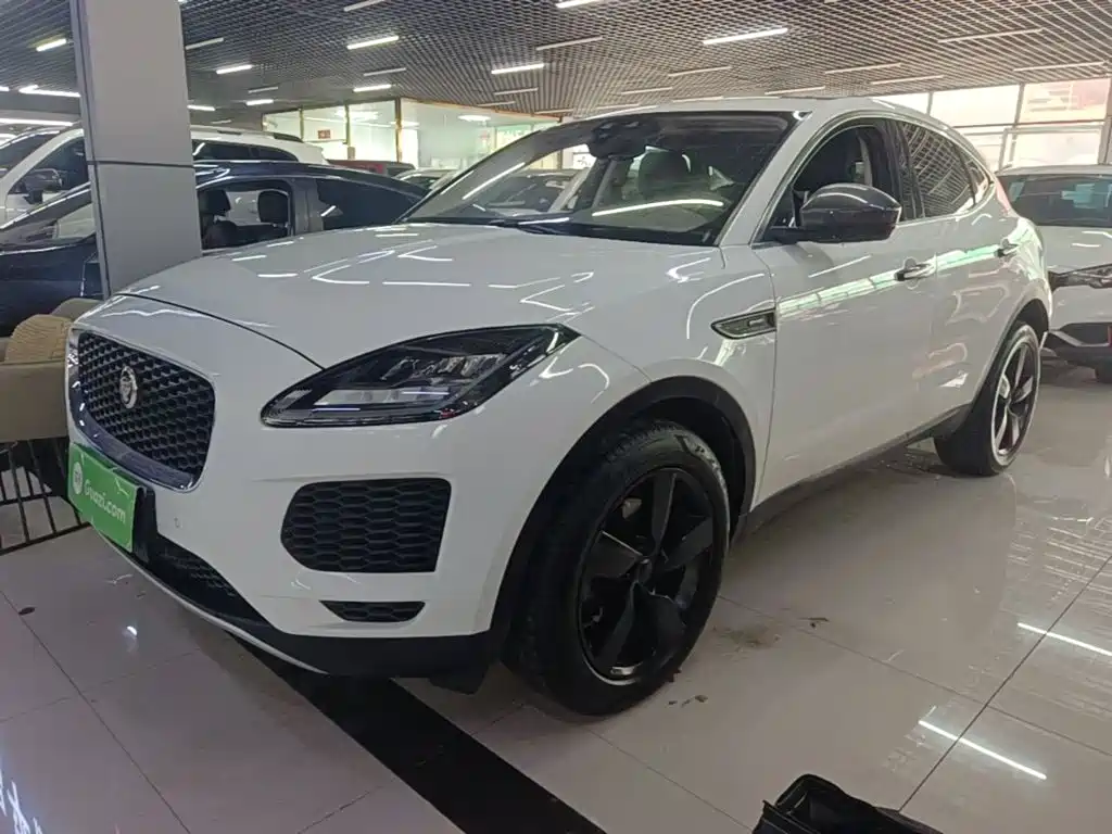 Jaguar E-PACE — фото 2