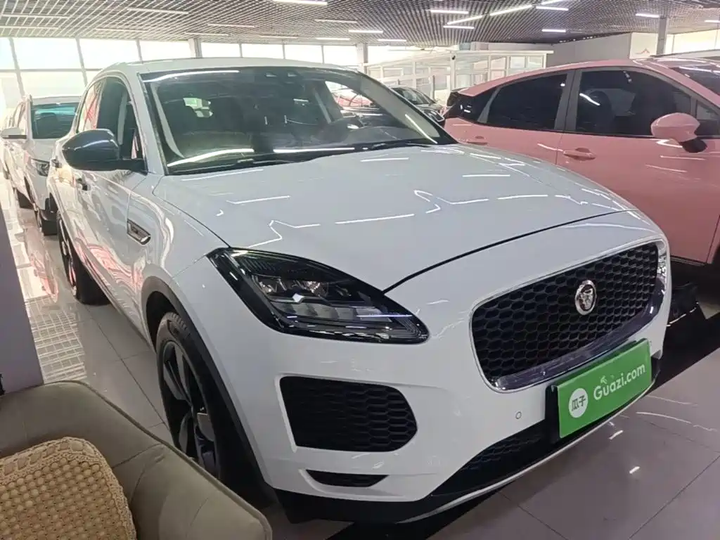 Jaguar E-PACE — фото 4