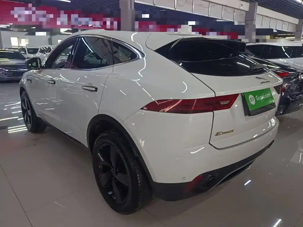 Jaguar E-PACE — фото 5