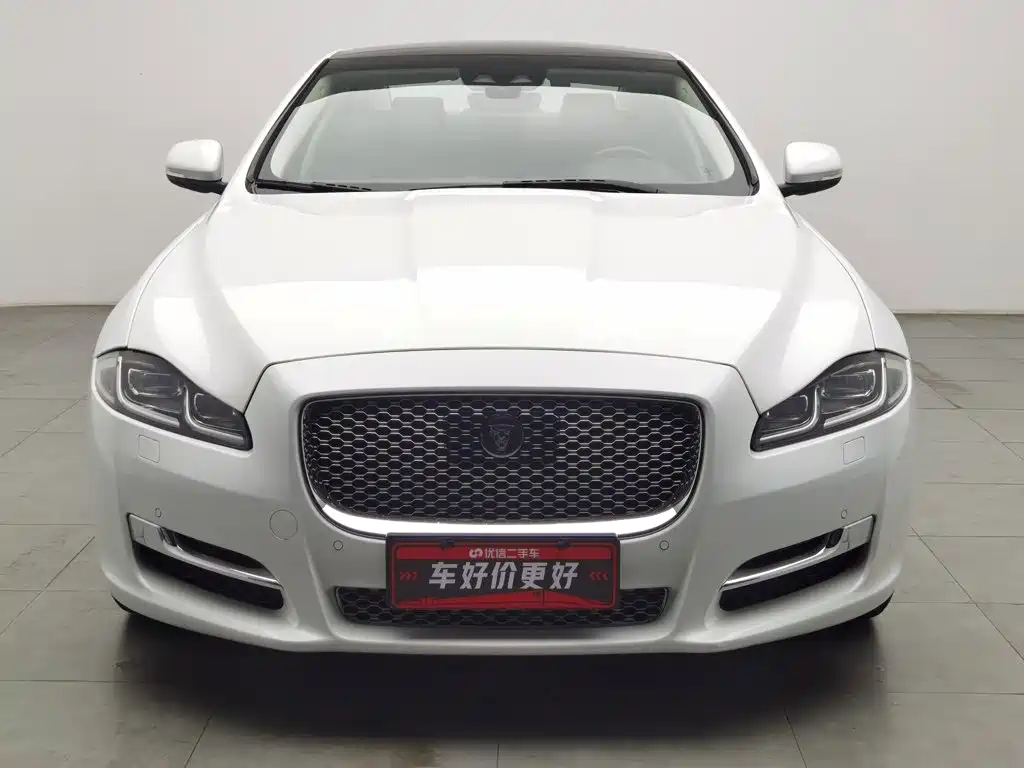 Jaguar XJ — фото 3